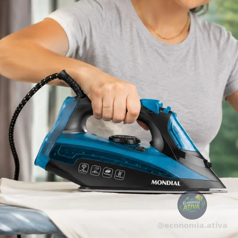 Ferro de Passar Roupa a Vapor Mondial F-53 Preto e Azul